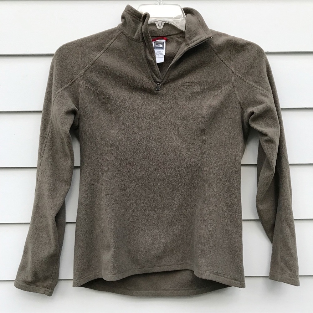 The North Face light weight fleece pullover 233